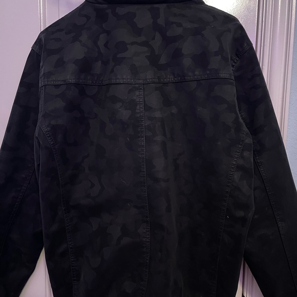 CHOR CLOTHING CO BLACK  CAMO PRINT INSULATED JACKET WITH ZIP-UP MESH HOOD - Picture 3 of 7